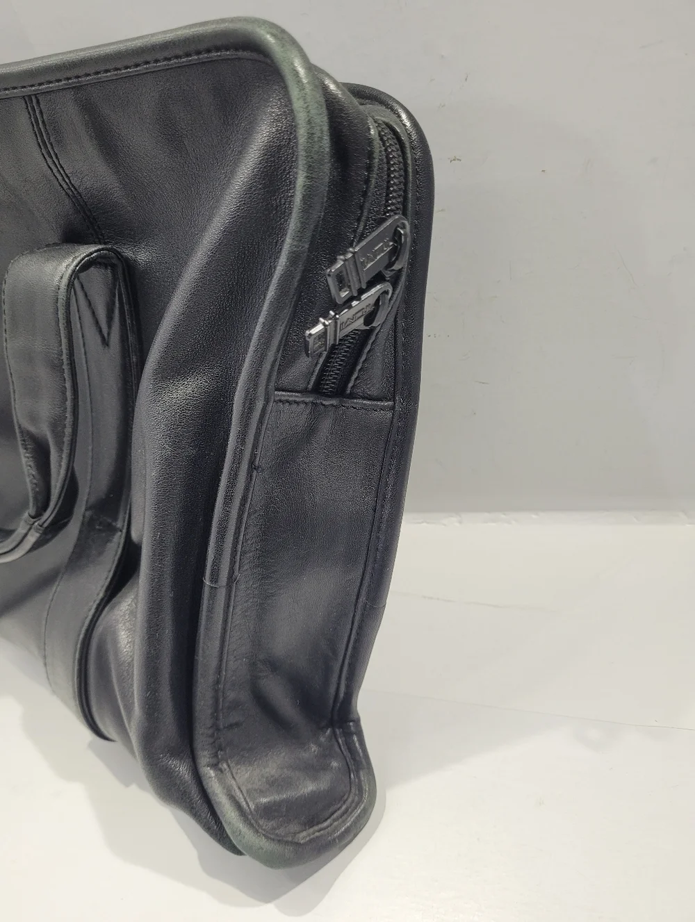 TUMI 907D3 GENUINE LEATHER SLIM BUSINESS BAG BRIEFCASE BLACK